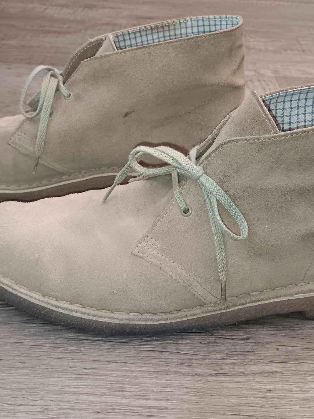 Clarks Men's Suede Chukka Boots in Light Beige